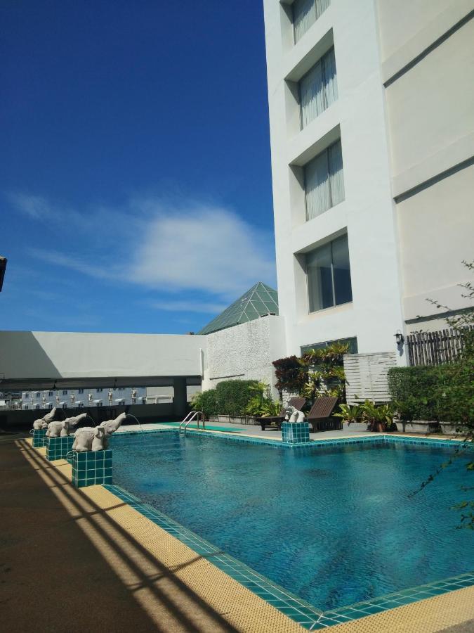 The City Hotel Sriracha By Bbh Japan Sziracsa Kültér fotó