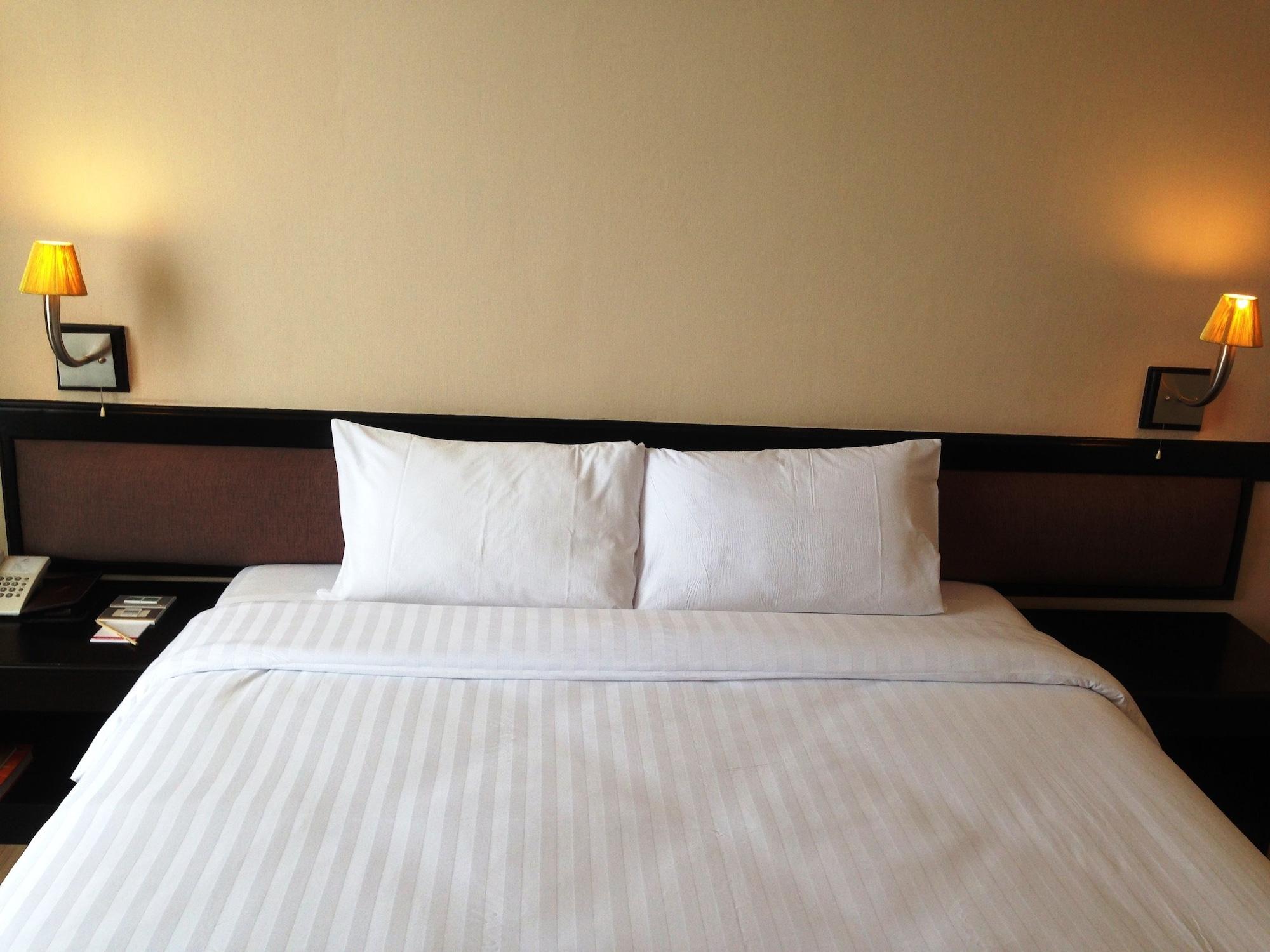 The City Hotel Sriracha By Bbh Japan Sziracsa Kültér fotó