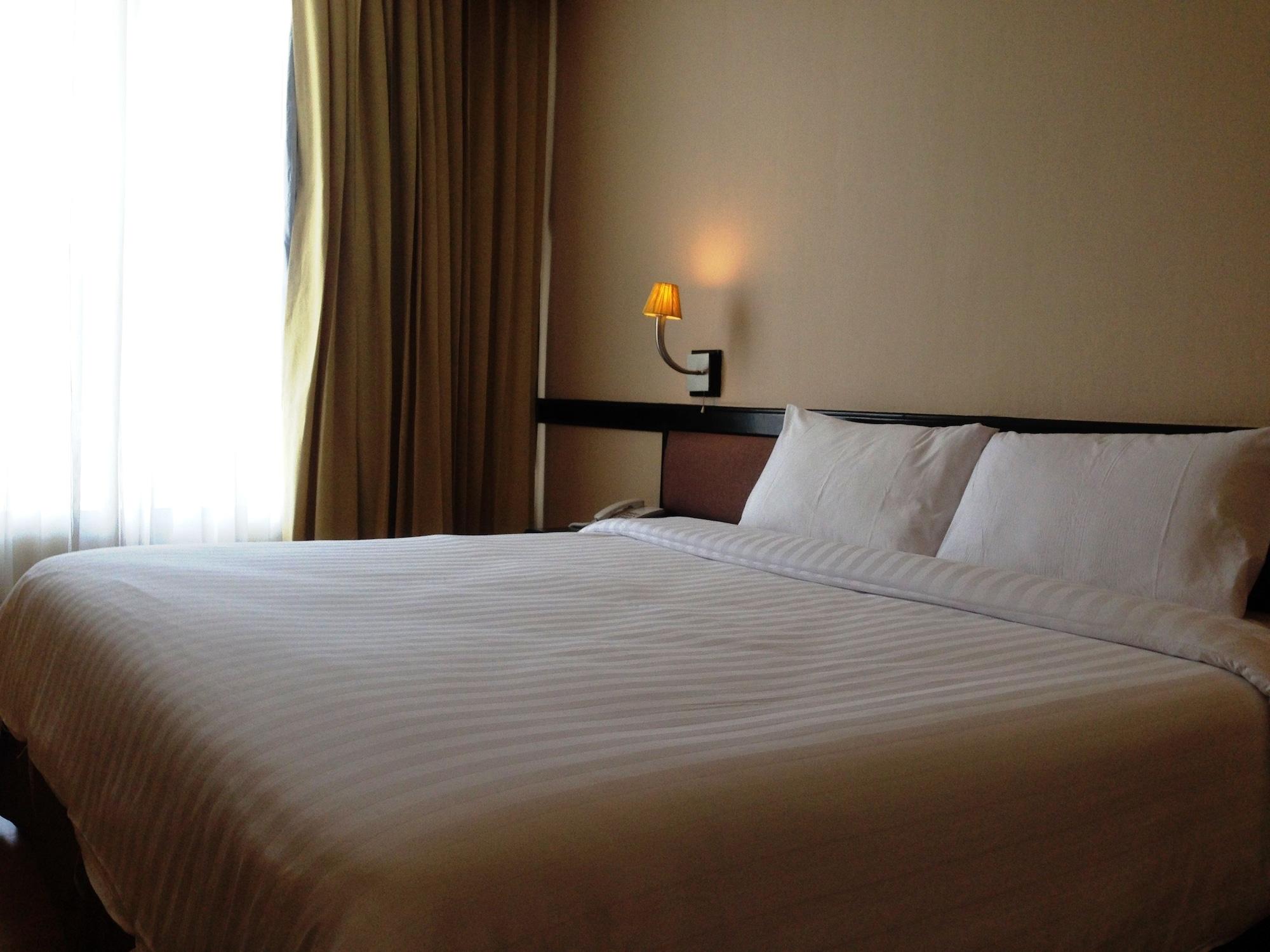 The City Hotel Sriracha By Bbh Japan Sziracsa Kültér fotó
