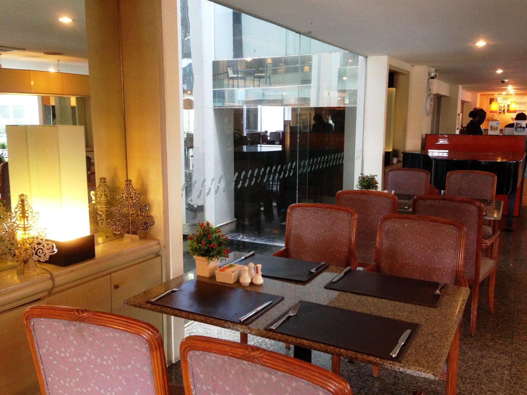 The City Hotel Sriracha By Bbh Japan Sziracsa Kültér fotó